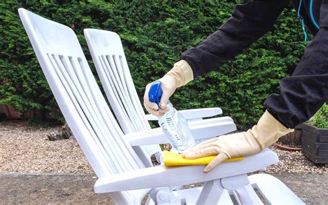 How to Clean Plastic Patio Furniture: A Comprehensive Guide to Sparkling Outdoor Spaces and the Mysteries of Plastic's Memory